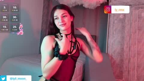 Snapshot of lylita_moon chatting on 12/20/24, 02:30 Littl online show from 12/20/24, 02:30