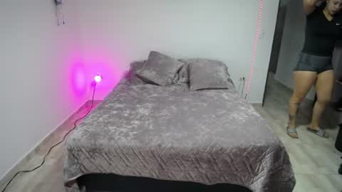 Snapshot of lyluciana chatting on 06/19/26, 01:04 Luciana online show from 06/19/26, 01:04