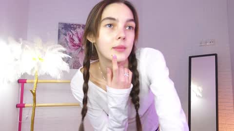 Snapshot of lyly_loveyou chatting on 12/23/24, 05:28 Lyly online show from 12/23/24, 05:28
