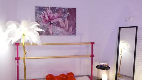Snapshot of lyly_loveyou chatting on 02/09/25, 05:40 Lyly online show from 02/09/25, 05:40
