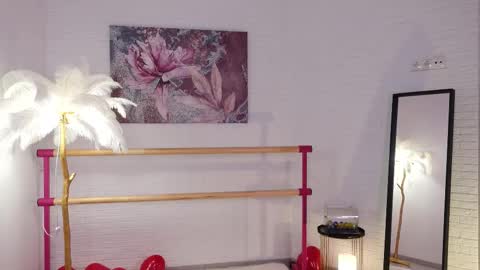 Snapshot of lyly_loveyou chatting on 02/11/25, 08:48 Lyly online show from 02/11/25, 08:48
