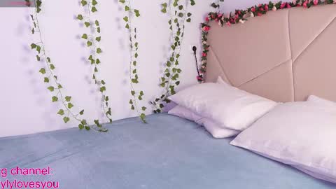 Snapshot of lyly_loveyou chatting on 10/04/25, 05:49 Lyly online show from 10/04/25, 05:49