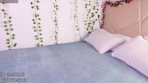 Lyly   online show from 12/01/25, 05:45