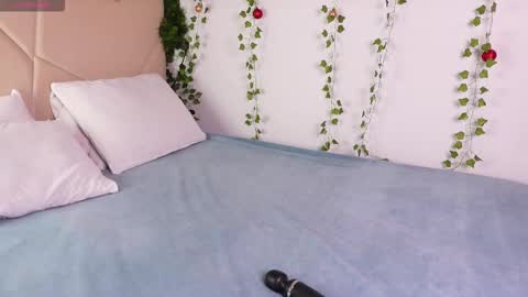 Snapshot of lyly_loveyou chatting on 12/18/25, 05:46 Lyly online show from 12/18/25, 05:46