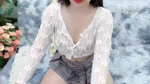 lyly_sweet97 online show from 04/28/26, 02:21