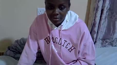 lyn_anna online show from 10/25/25, 09:20