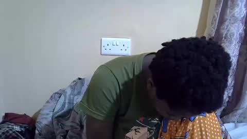 lyn_anna online show from 11/30/25, 08:29