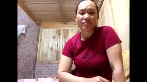 lyn_eva online show from 05/13/26, 10:23