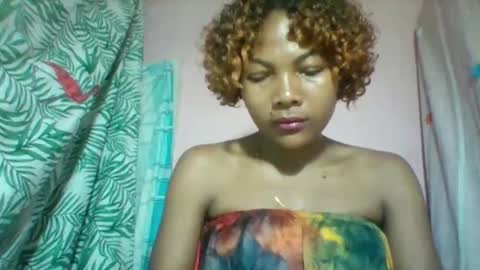 Snapshot of lyndah19 chatting on 01/05/26, 06:33 lyndah19 online show from 01/05/26, 06:33