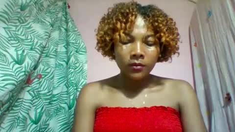 Snapshot of lyndah19 chatting on 01/09/26, 01:19 lyndah19 online show from 01/09/26, 01:19