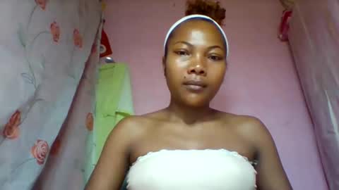 Snapshot of lyndah19 chatting on 02/07/26, 02:21 lyndah19 online show from 02/07/26, 02:21