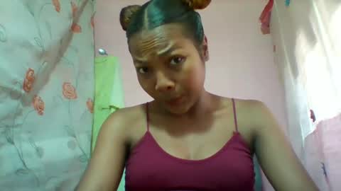 Snapshot of lyndah19 chatting on 03/01/26, 09:11 lyndah19 online show from 03/01/26, 09:11