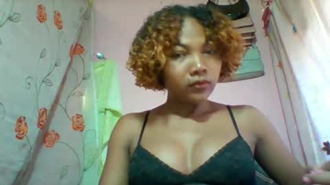 Snapshot of lyndah19 chatting on 03/05/26, 07:26 lyndah19 online show from 03/05/26, 07:26