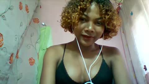 Snapshot of lyndah19 chatting on 03/06/26, 07:49 lyndah19 online show from 03/06/26, 07:49