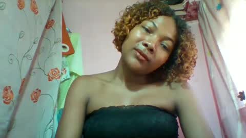 Snapshot of lyndah19 chatting on 03/08/26, 07:45 lyndah19 online show from 03/08/26, 07:45