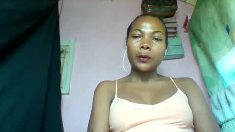 Snapshot of lyndah19 chatting on 03/21/26, 08:30 lyndah19 online show from 03/21/26, 08:30