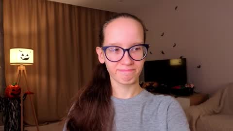 Sara online show from 11/07/25, 04:07