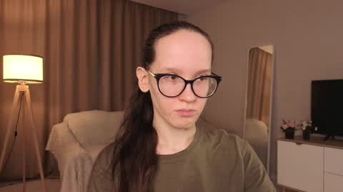 Sara online show from 04/25/26, 04:15
