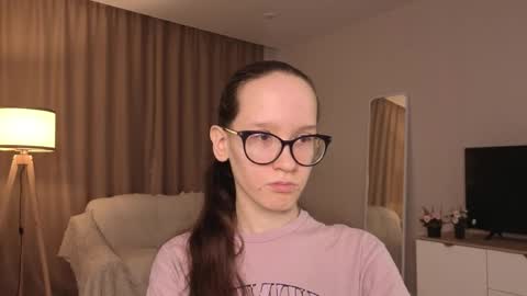 Sara online show from 04/26/26, 04:04