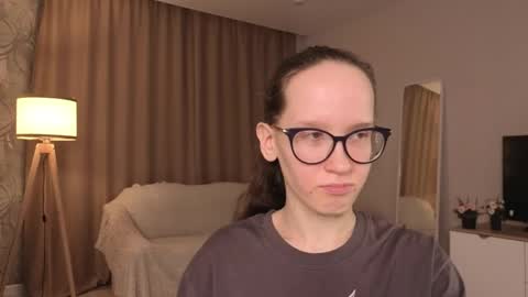 Sara online show from 04/28/26, 04:12