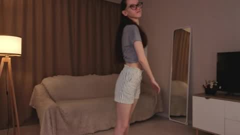 Sara online show from 05/10/26, 04:12