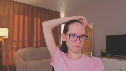 Sara online show from 06/08/26, 01:28