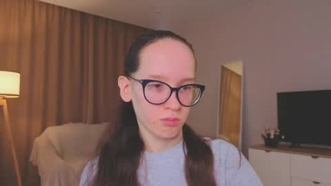 Sara online show from 06/08/26, 04:07