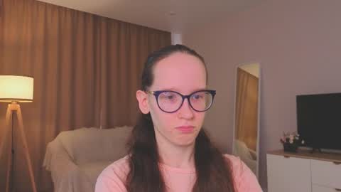 Sara online show from 06/10/26, 04:28