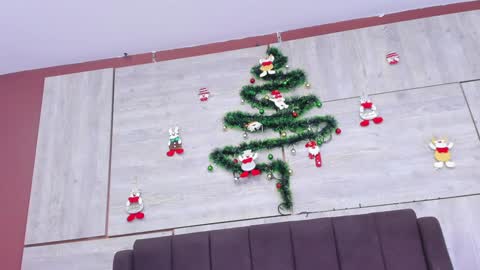 Lynn jonnes online show from 12/22/24, 10:38