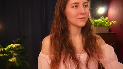 Lynn online show from 10/22/25, 10:37