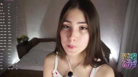 Snapshot of lynnaaspen chatting on 01/16/26, 05:28 Ellie online show from 01/16/26, 05:28