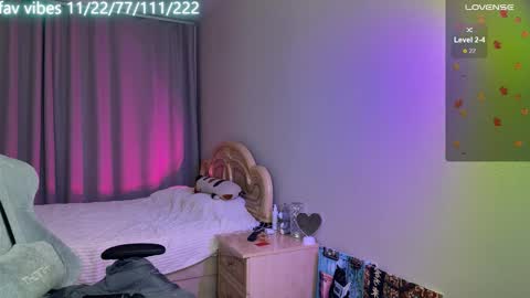 Snapshot of lynne_dawson chatting on 10/08/25, 04:04 lynne_dawson online show from 10/08/25, 04:04