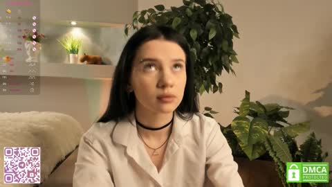 Snapshot of lynngroves chatting on 02/28/25, 06:41 Lola online show from 02/28/25, 06:41