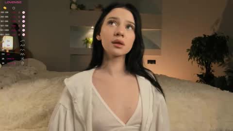 Snapshot of lynngroves chatting on 03/08/25, 05:54 Lola online show from 03/08/25, 05:54