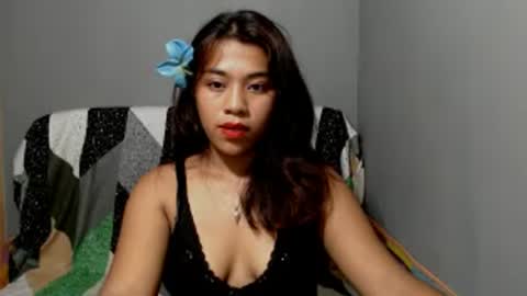 Snapshot of lynskaye2005 chatting on 06/24/26, 12:37 Lyn online show from 06/24/26, 12:37