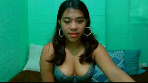Snapshot of lynskaye2005 chatting on 07/28/26, 06:53 Lyn online show from 07/28/26, 06:53