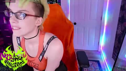 Snapshot of lynxanarres chatting on 10/15/25, 03:50 Lynx Anarres online show from 10/15/25, 03:50
