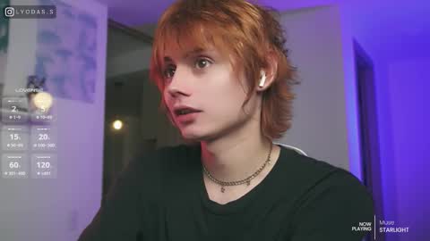 Snapshot of lyodass chatting on 12/17/25, 12:27 Lyodass online show from 12/17/25, 12:27