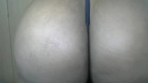 Snapshot of lyra102 chatting on 05/02/26, 05:34 Lyra online show from 05/02/26, 05:34
