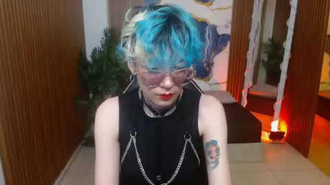 lyra_tay online show from 04/25/26, 07:00