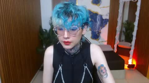 lyra_tay online show from 04/29/26, 07:31