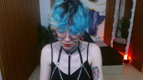 lyra_tay online show from 05/03/26, 11:38
