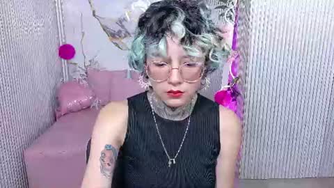 lyra_tay online show from 07/12/26, 01:35