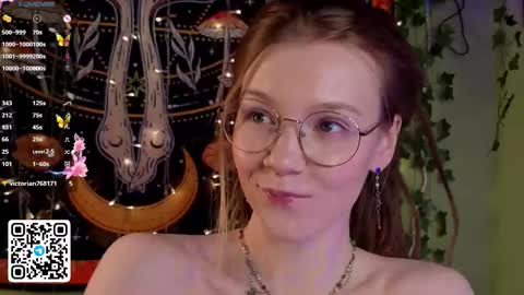 Lyra online show from 11/21/25, 12:10