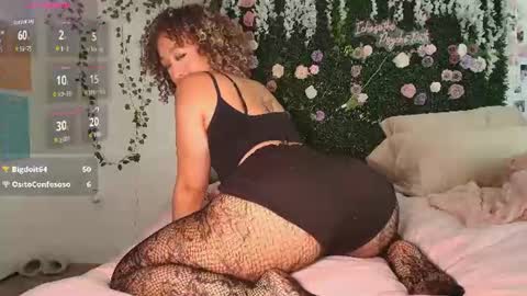 Snapshot of lyracovee chatting on 06/14/26, 12:52 Lyra online show from 06/14/26, 12:52