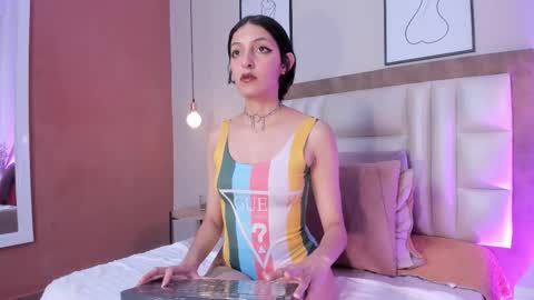 Snapshot of lyravendrell chatting on 01/12/26, 12:43 Lyravendrell online show from 01/12/26, 12:43