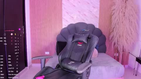    VIVIANA    online show from 10/30/25, 02:24