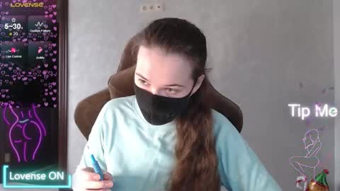 Snapshot of m00n8kiki chatting on 03/10/26, 05:45 Ksu online show from 03/10/26, 05:45