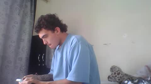 Snapshot of m0ntana777 chatting on 10/30/25, 04:52 m0ntana777 online show from 10/30/25, 04:52