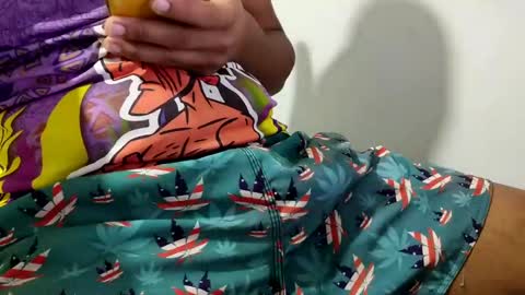 Snapshot of m0ren01995 chatting on 11/14/25, 10:25 m0ren01995 online show from 11/14/25, 10:25